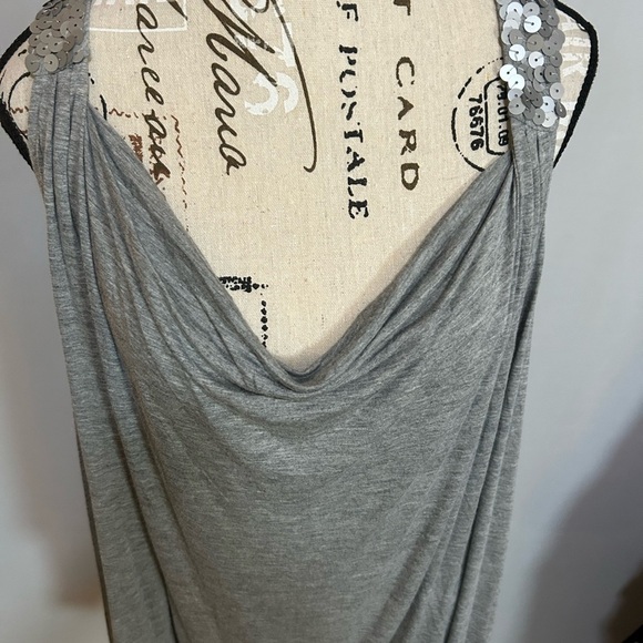 MICHAEL Michael Kors Gray Sequin Sleeveless Top. Large - Picture 4 of 8